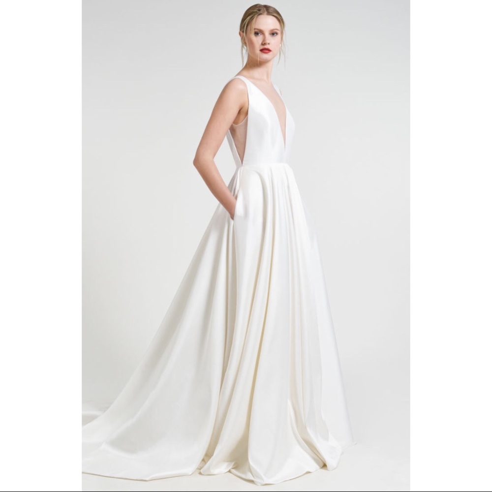 Lovely Bride Wedding Dress - Picture 6 of 10